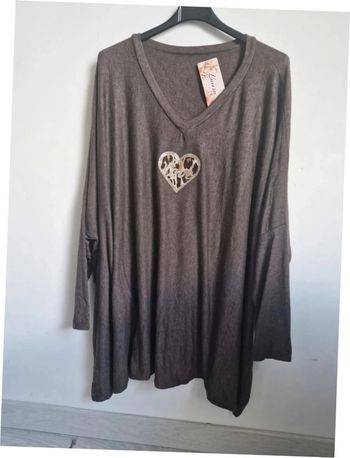 Pull leger col v gris/violine cœur leopard