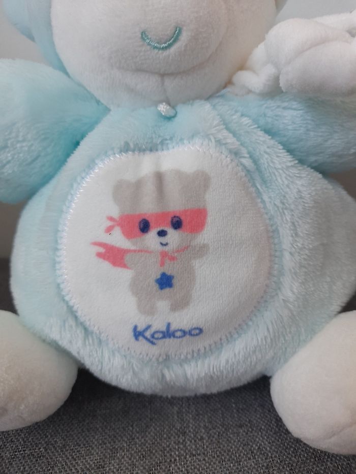Peluche / doudou Kaloo ourson blanc et bleu - photo numéro 2