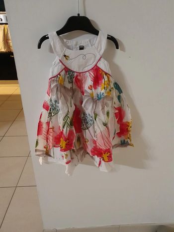 Robe a bretelle forme large a volants fleuries 2 ans