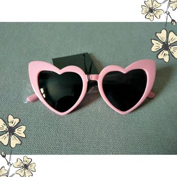 Lunettes de soleil cœur rose – Protection UV400 – Neuf avec étiquette