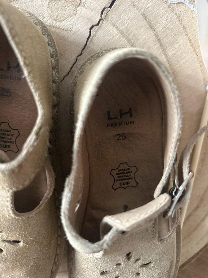 Jolie chaussure Salomé cuir pointure 25 - photo numéro 3