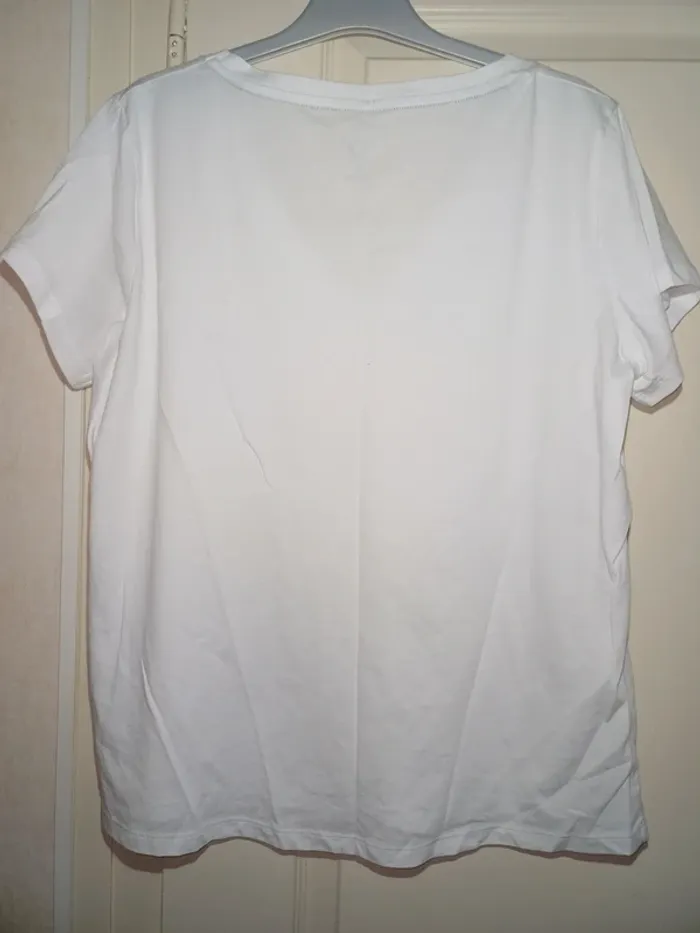 T-shirt Official Product - photo numéro 2