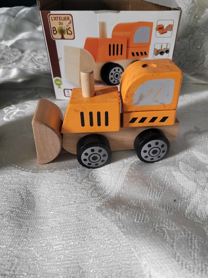Tractopelle empilable en bois - photo numéro 3