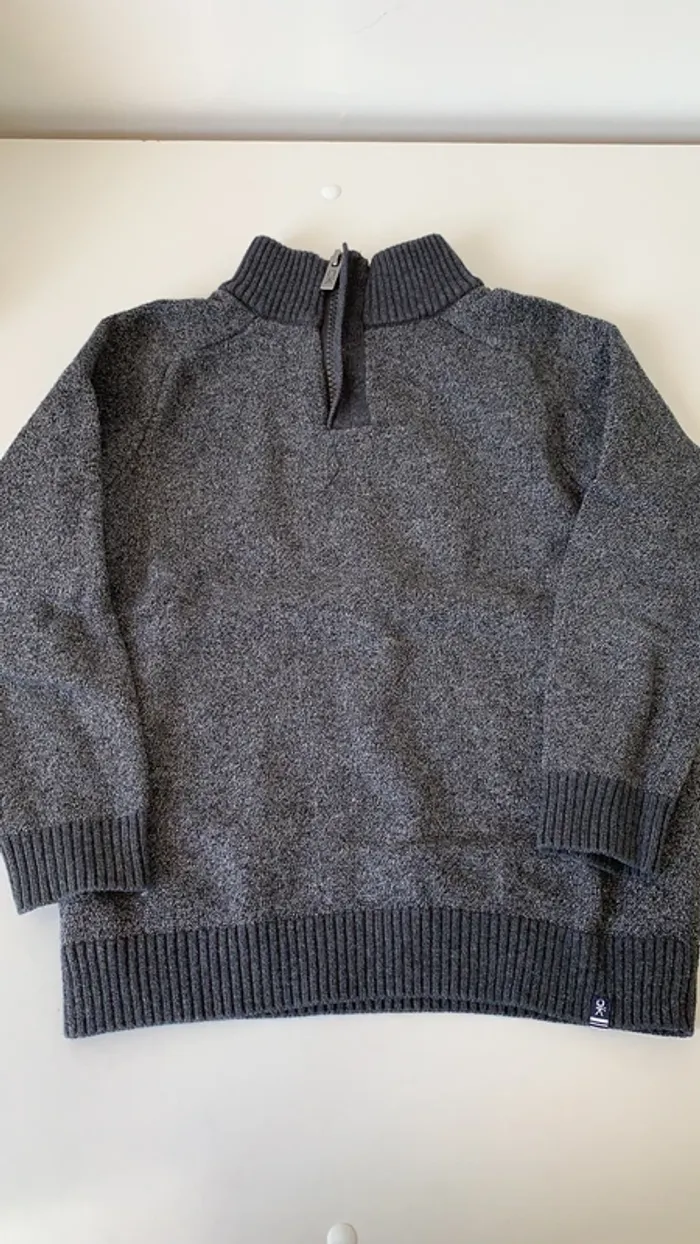 Pull col montant