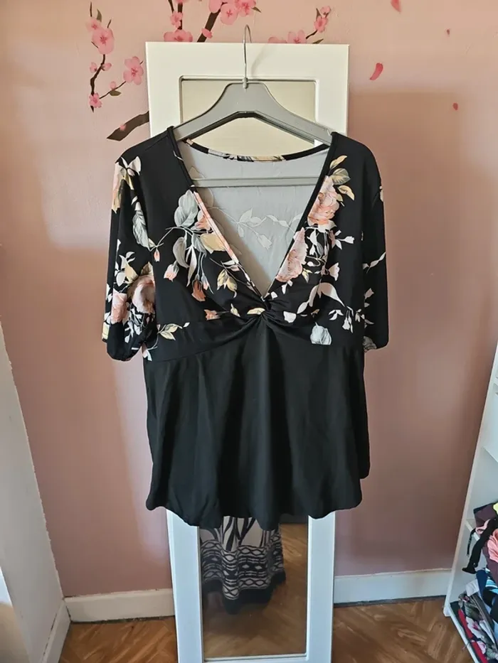 T-shirt noir fleur rose t46 curve