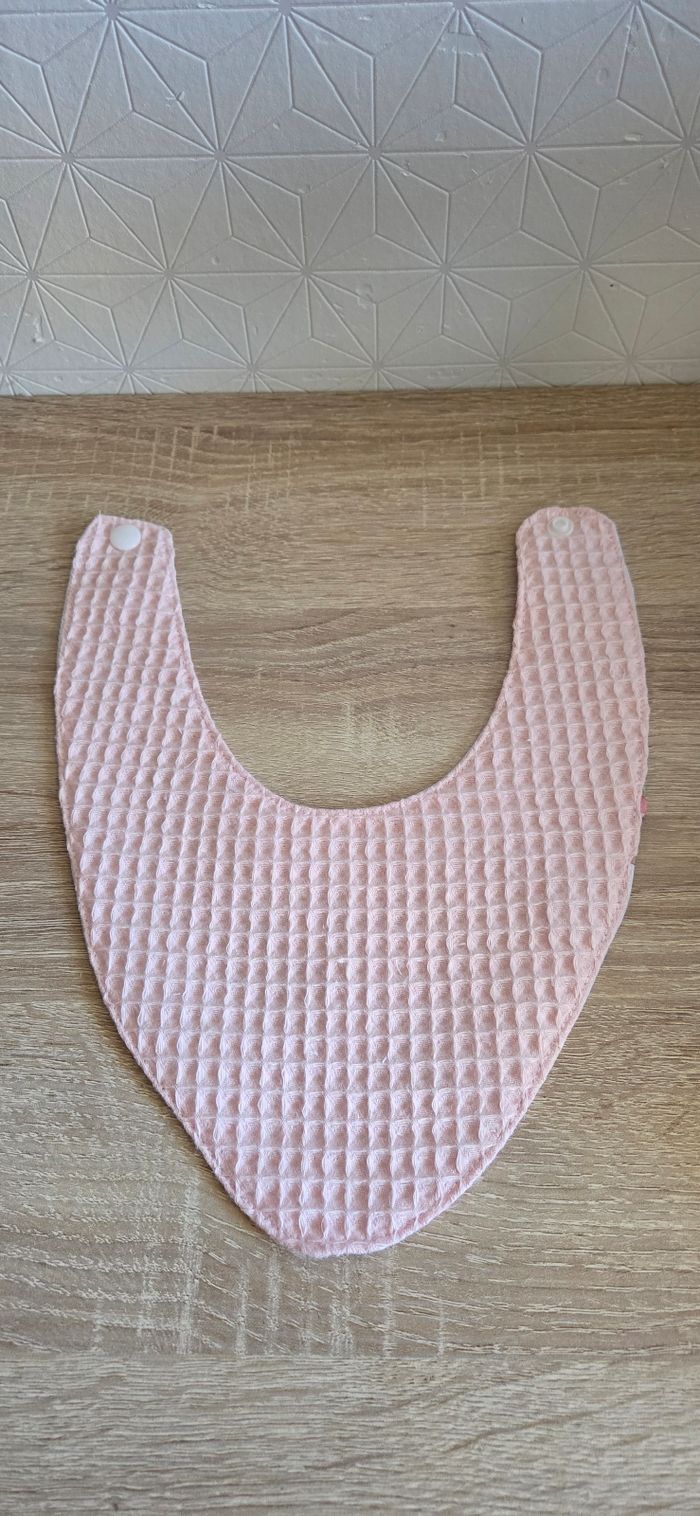 Bavoir bandana - photo numéro 2