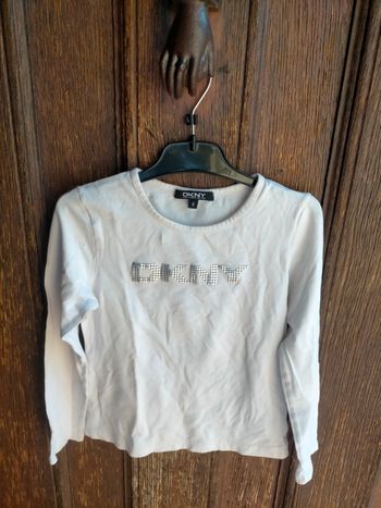 Joli tee shirt DKNY 6 ans 