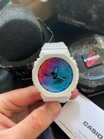Montre G Shock blanche multicolore