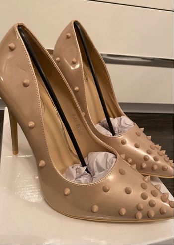 Escarpins Champagne Neufs – Taille 39