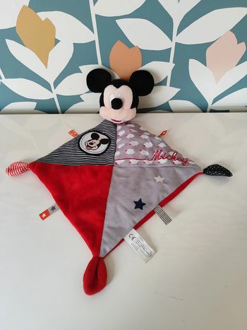 Doudou plat Mickey Disney