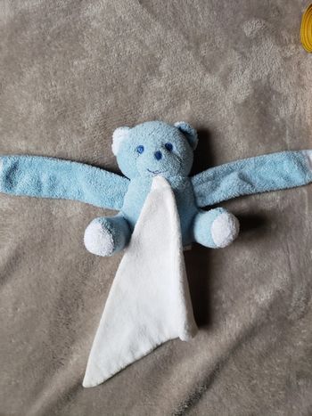 Doudou petit ours bleu