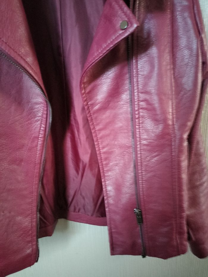 Veste en simili cuir bordeaux taille 12 ans - photo numéro 4