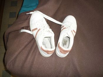 basket blanche très peu portée