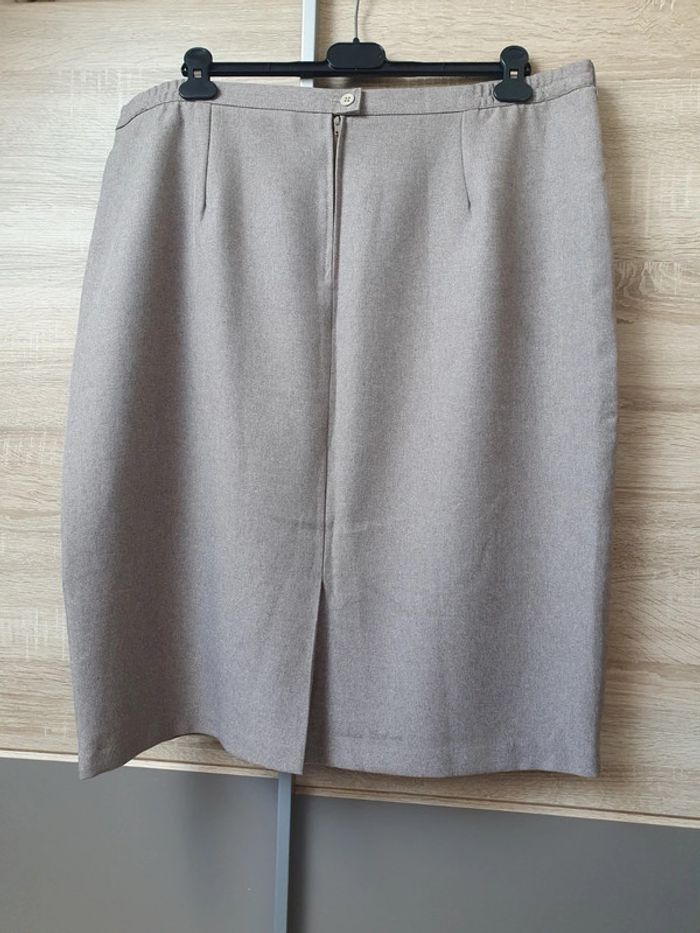 Jupe grise - photo numéro 2