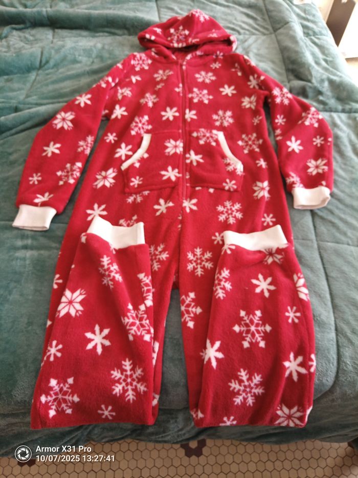 Sur pyjama rouge chaud 14 ans