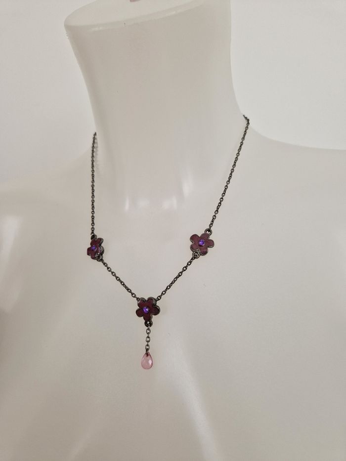 Parure collier et ses boucles d'oreilles à fleurs - photo numéro 5
