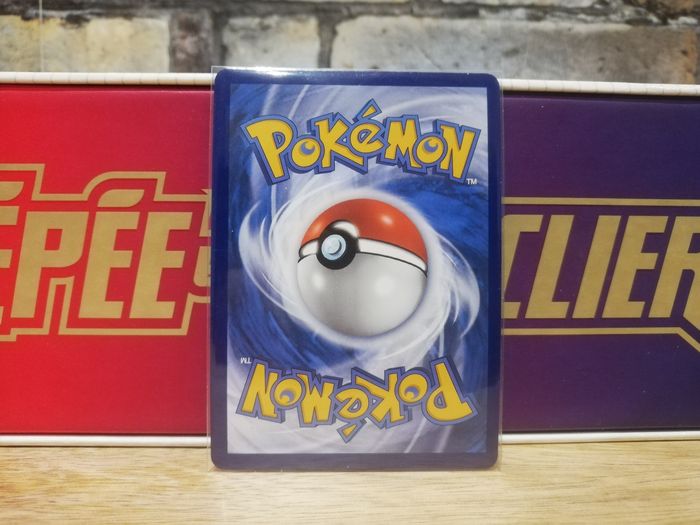 Carte Pokemon Berserkatt V 129/196 - photo numéro 2