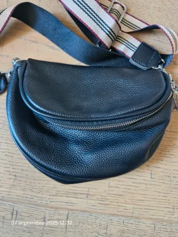 Sac banane noir effet cuir grainé – Sangle sport amovible