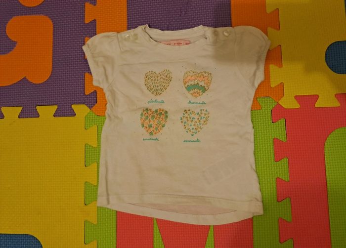 T-shirt manches courtes blanc cœurs, gémo, taille 6 mois (68 cm)