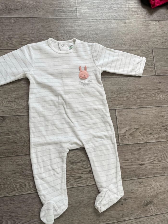 Pyjama velours Kiabi 12 mois blanc motif lapin rose doux er chaud