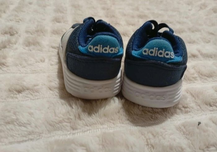 👟 Baskets Adidas – Taille 19 - photo numéro 3