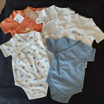 Lot 5 bodies Vertbaudet 9 mois - 71 cm.