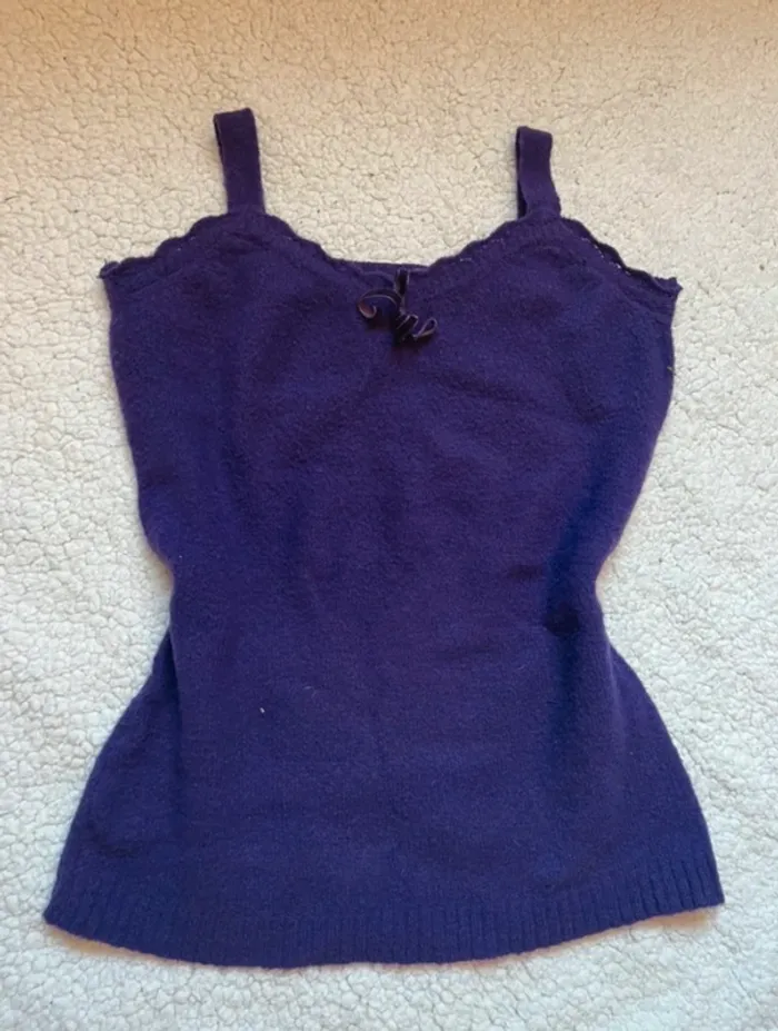 Top en maille violet avec nœud