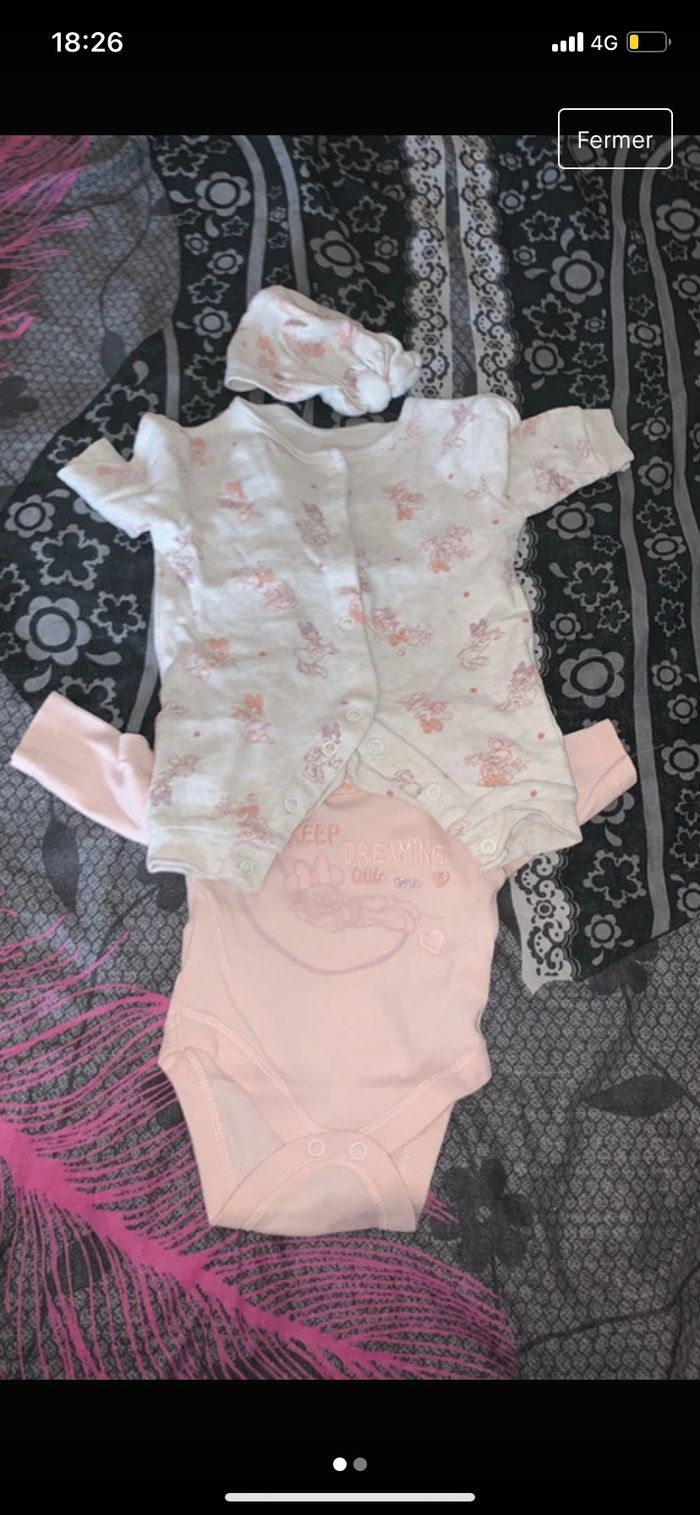 Pyjama + body + bonnet