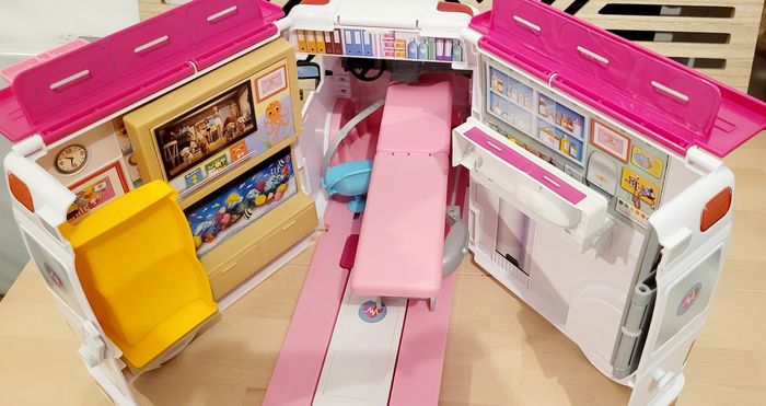 Ambulance Barbie + Barbie infirmière - photo numéro 8