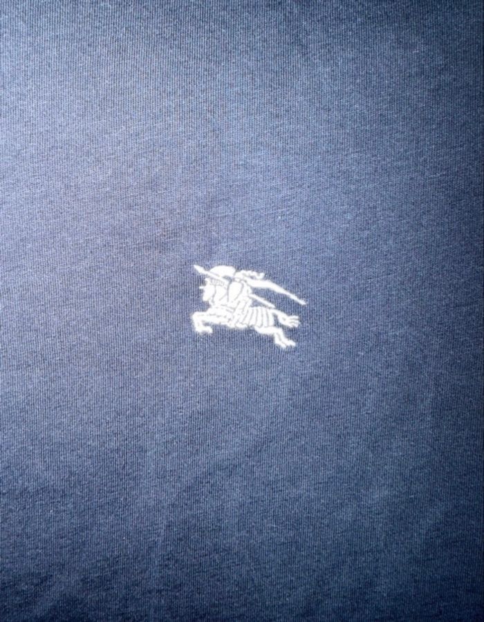T-shirt Burberry bleu marine taille S - photo numéro 3