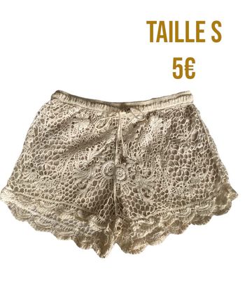 Short en dentelle crème 100% coton taille S très bon état