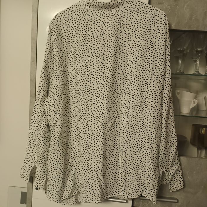 Très joli chemisier T52 viscose comme neuf, marque Mona, à l’allure élégante et intemporelle. - photo numéro 9