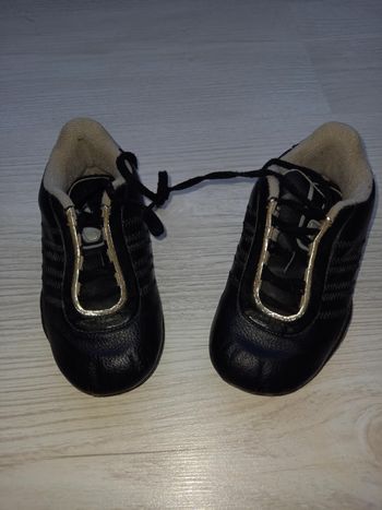 Basket Adidas noir taille 23