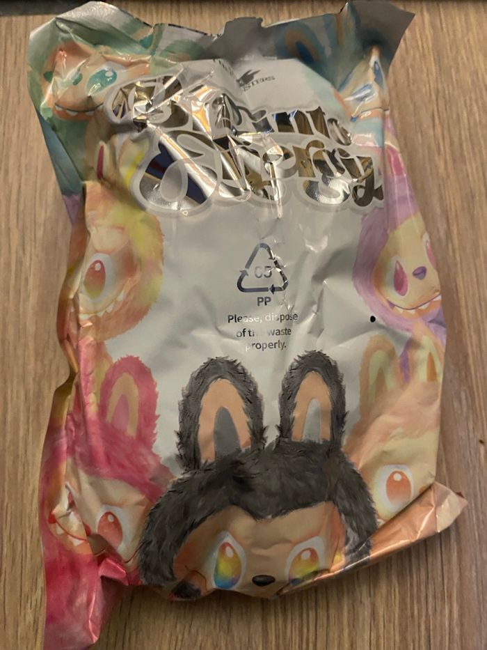 Labubu secret neuf sous blister V3 - photo numéro 4