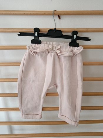 Joggings tape a l'oeil