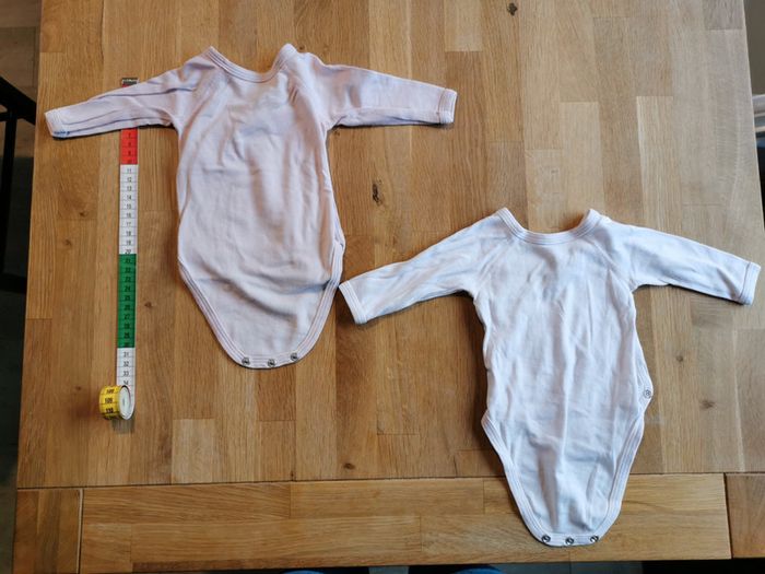 Lot 2 bodies Petit Bateau 1 mois - photo numéro 4