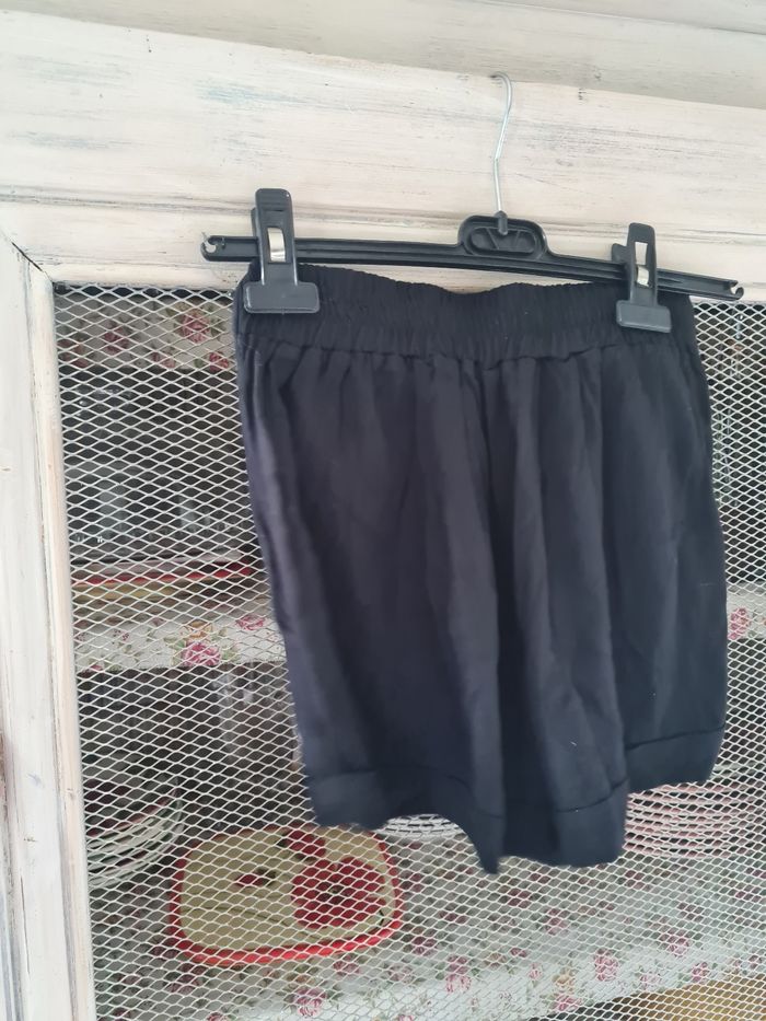 Short noir xs - photo numéro 3