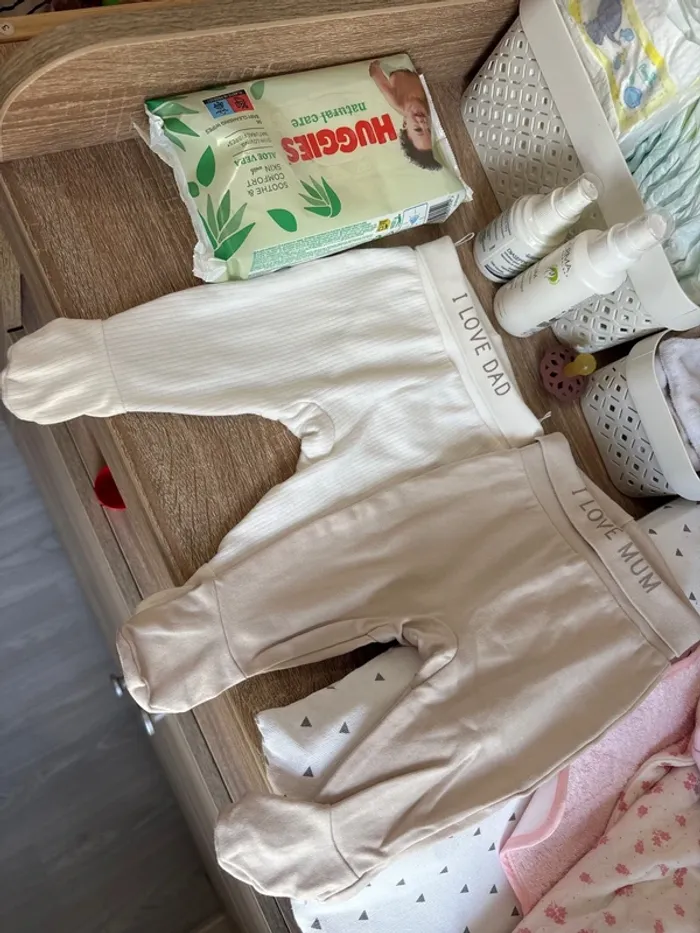 Lot 2 pantalons 1 mois