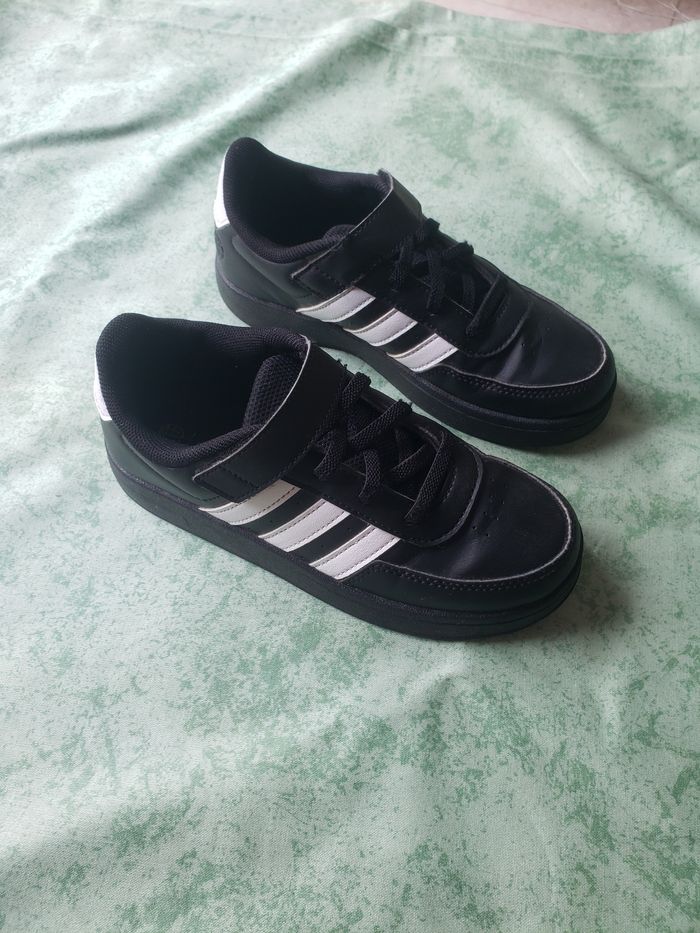 Basket adidas garçon p.31