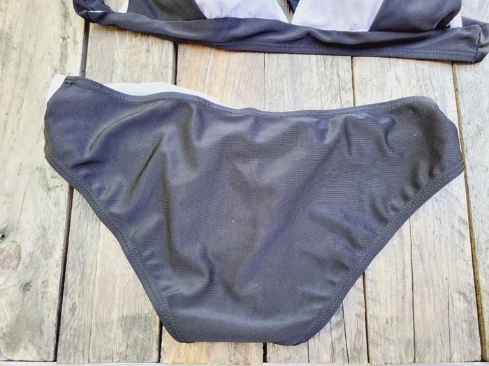 Superbe maillot de bain 👙 2 pièces, original, noir et blanc taille L, neuf - photo numéro 4