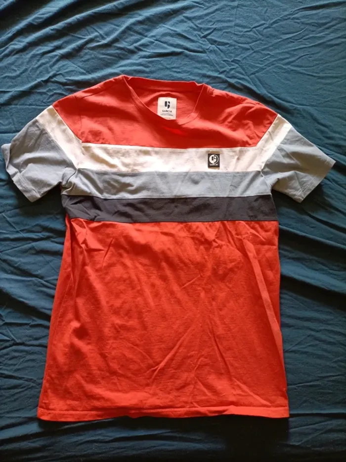 Superbe t shirt Garcia 16 ans