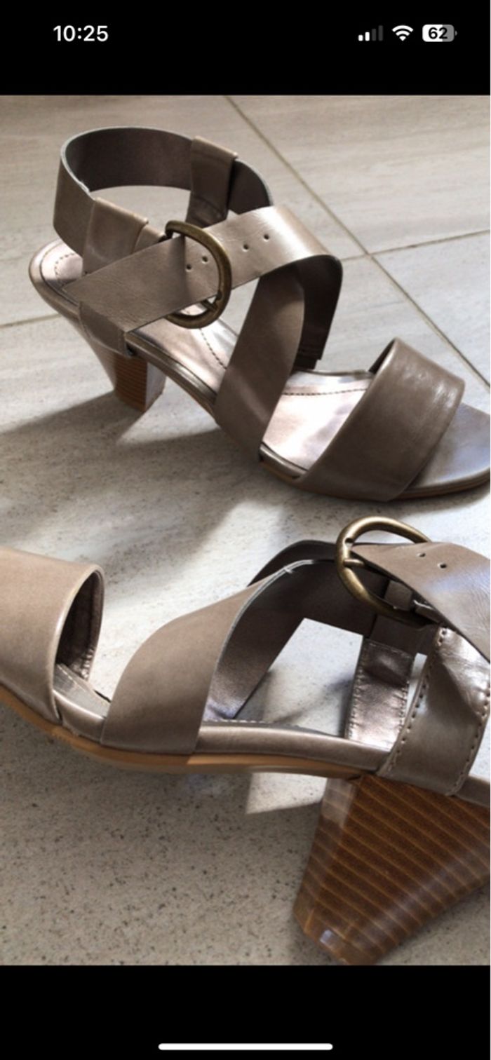 Sandales à talon - photo numéro 4
