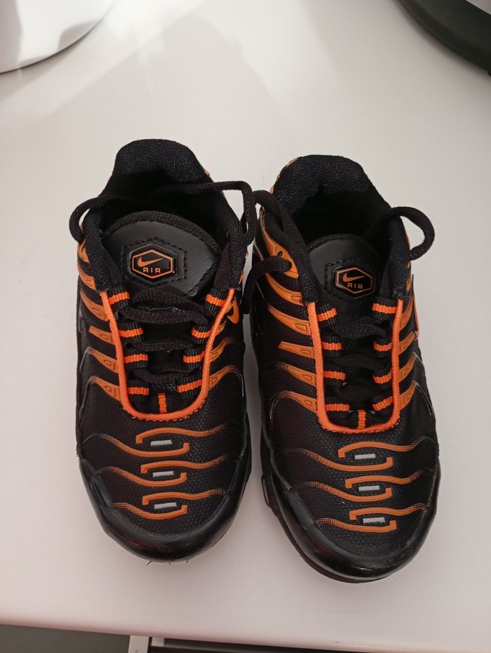 Basket style tn taille 27