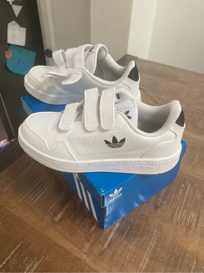 Baskets neuves adidas mixte 33 et demi - photo numéro 7