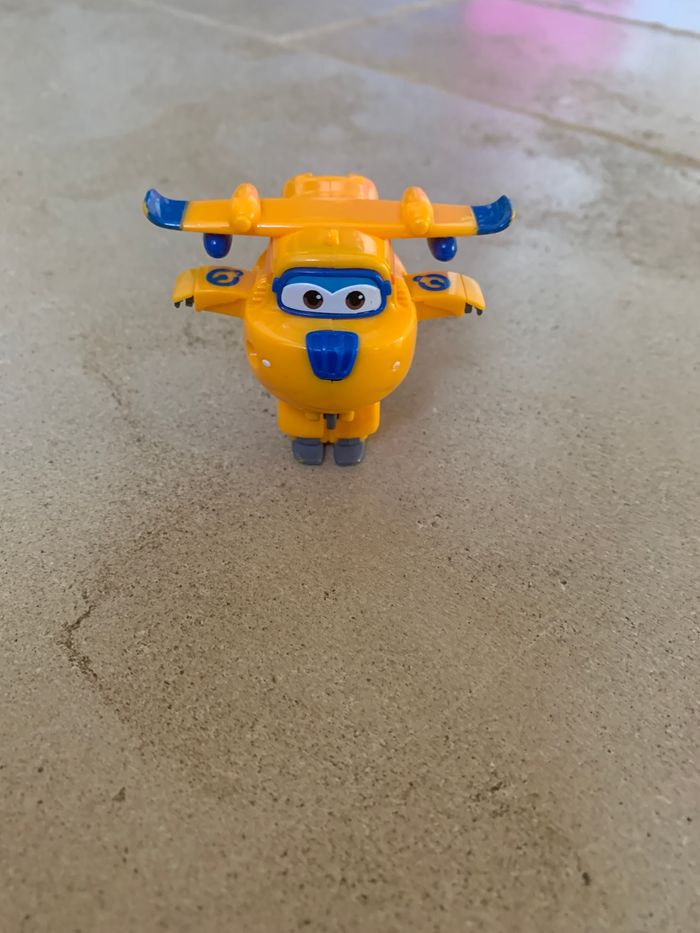Mini figurine super wings donnie articulée transformable