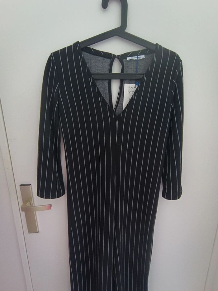 Combinaison noire et blanche Taille S Zara Neuf avec étiquette - photo numéro 2