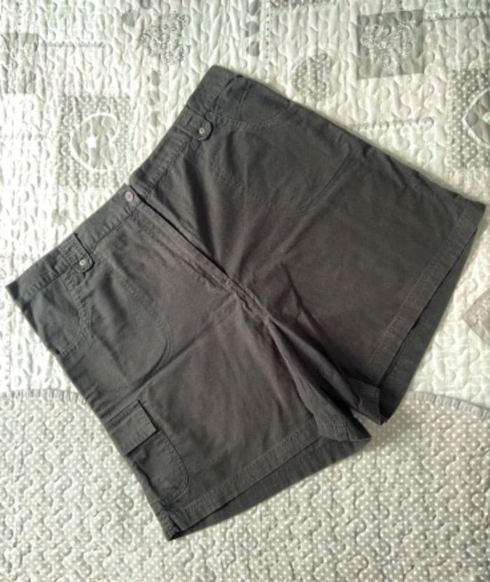 Short noir taille 50