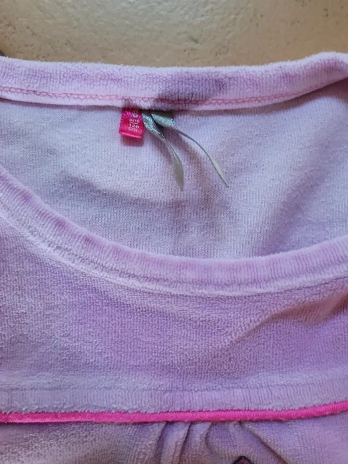 Pyjama velours 8 ans tbe - photo numéro 2