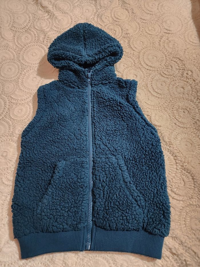 Gilet sans veste à capuche