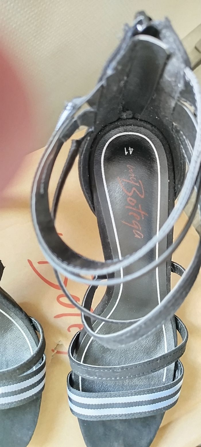Sandales à talons noir et blanc à -40% neuves - photo numéro 6